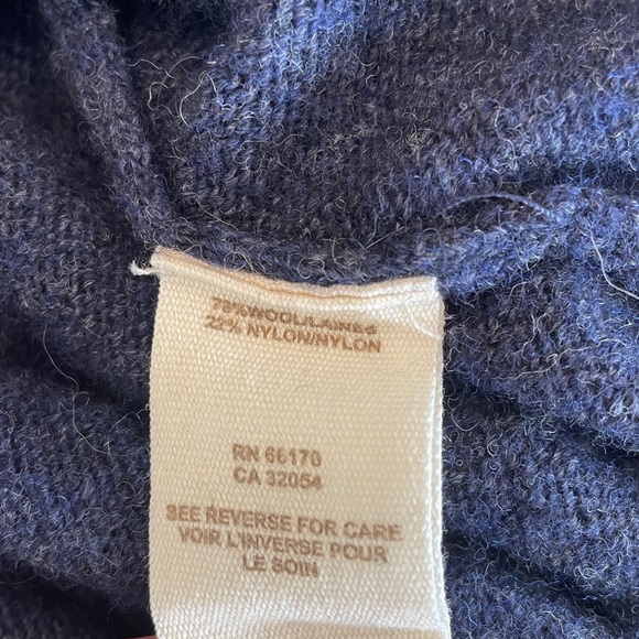 FREE PEOPLE HOODED SWEATER
TIE FRONT WOOL SIZE S
NAVY BLUE - Picture 6 of 8